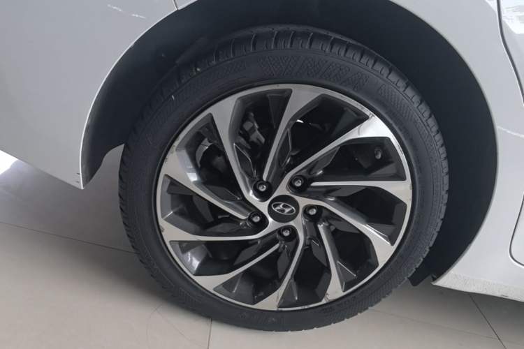 Used Hyundai Elantra (6th Generation / Lingdong) 2019 1.4T Dual-Clutch Xuan Dong · Dynamic Model Right Rear Wheel Hub