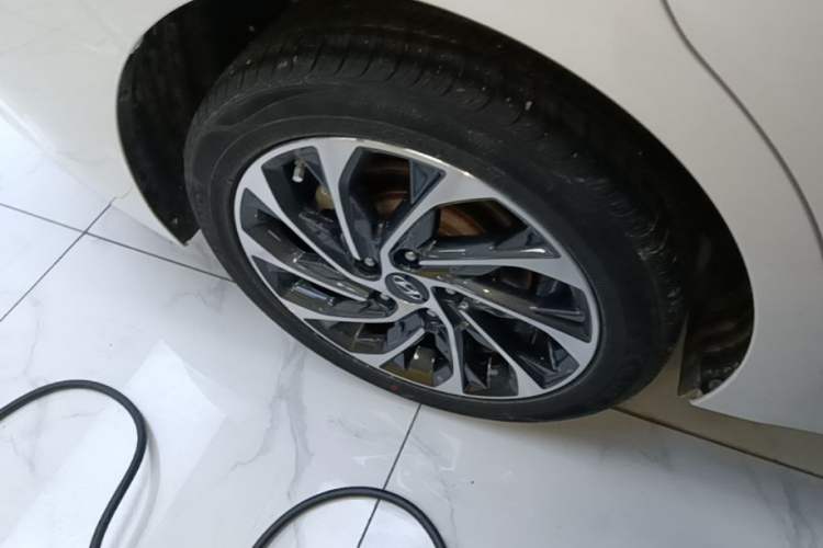 Used Hyundai Elantra (6th Generation / Lingdong) 2019 1.4T Dual-Clutch Xuan Dong · Dynamic Model Right Rear Wheel Hub