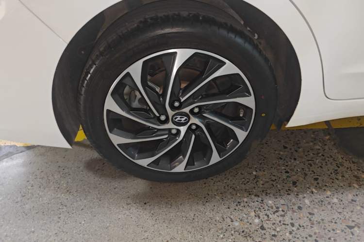 Used Hyundai Elantra (6th Generation / Lingdong) 2019 1.4T Dual-Clutch Xuan Dong · Dynamic Model Right Rear Wheel Hub