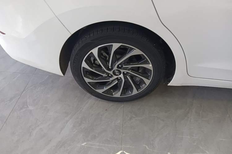 Used Hyundai Elantra (6th Generation / Lingdong) 2019 1.5L CVT ZhiXuan – Elite Version Right Rear Wheel Hub