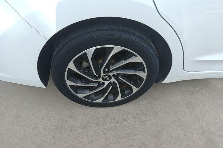Used Hyundai Elantra (6th Generation / Lingdong) 2019 1.5L CVT ZhiXuan – Elite Version Right Rear Wheel Hub