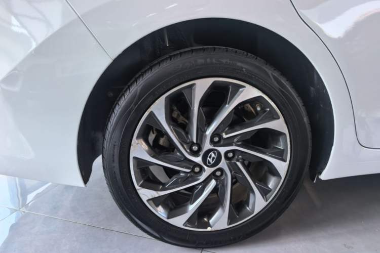 Used Hyundai Elantra (6th Generation / Lingdong) 2019 1.4T Dual-Clutch Xuan Dong · Dynamic Model Right Rear Wheel Hub
