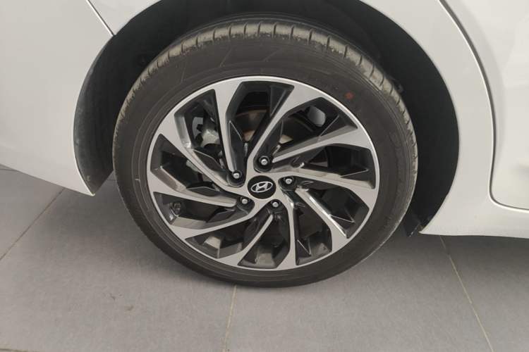Used Hyundai Elantra (6th Generation / Lingdong) 2019 1.4T Dual-Clutch Xuan Dong · Dynamic Model Right Rear Wheel Hub