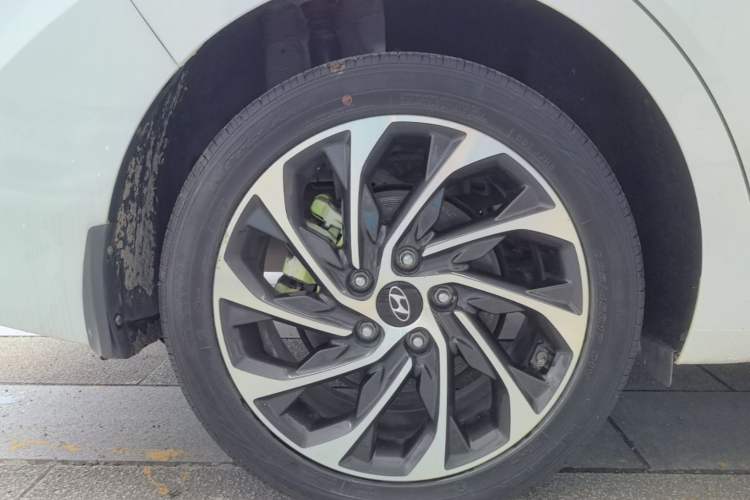 Used Hyundai Elantra (6th Generation / Lingdong) 2019 1.5L CVT ZhiXuan – Elite Version Right Rear Wheel Hub