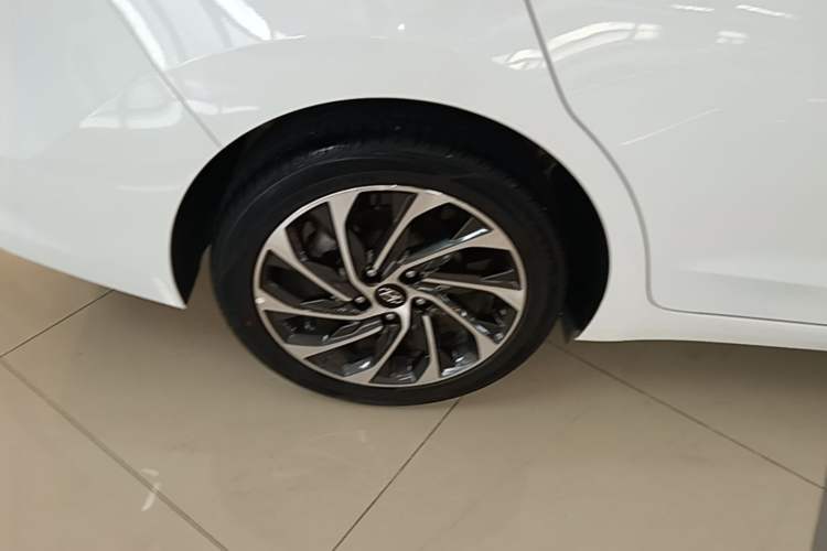 Used Hyundai Elantra (6th Generation / Lingdong) 2019 1.5L CVT ZhiXuan – Elite Version Right Rear Wheel Hub