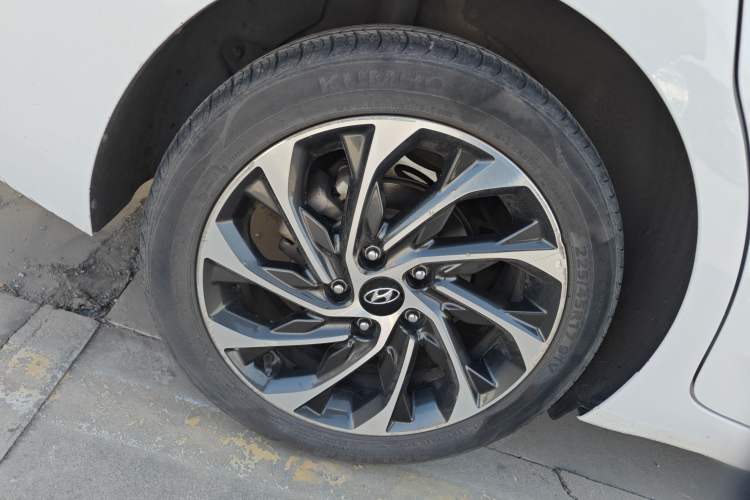 Used Hyundai Elantra (6th Generation / Lingdong) 2019 1.5L CVT ZhiXuan – Elite Version Right Rear Wheel Hub
