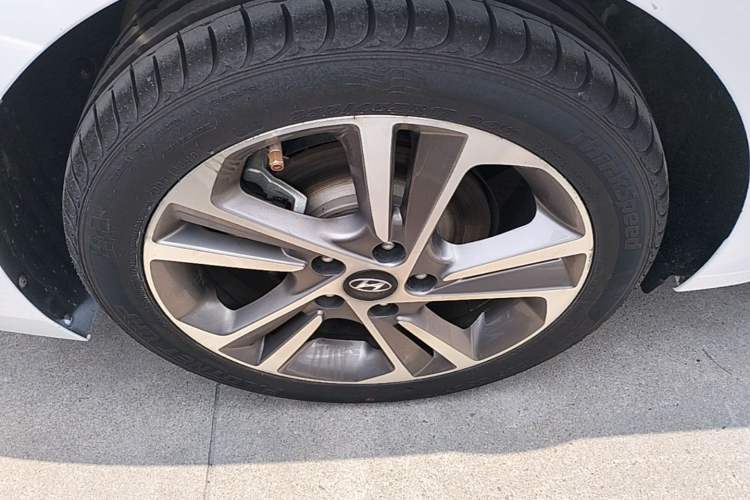 Used Hyundai Elantra (6th Generation / Lingdong) 2019 1.5L CVT ZhiXuan – Elite Version Right Rear Wheel Hub