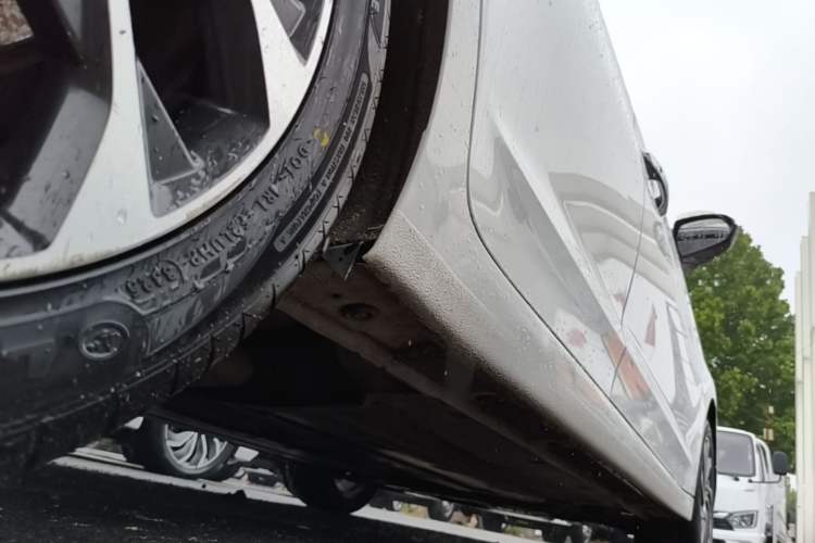 Used Hyundai Elantra (6th Generation / Lingdong) 2019 1.4T Dual-Clutch Xuan Dong · Dynamic Model Right Side Sill