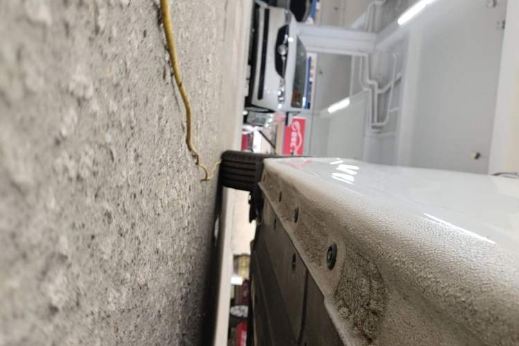 Used Hyundai Elantra (6th Generation / Lingdong)  Right Side Sill