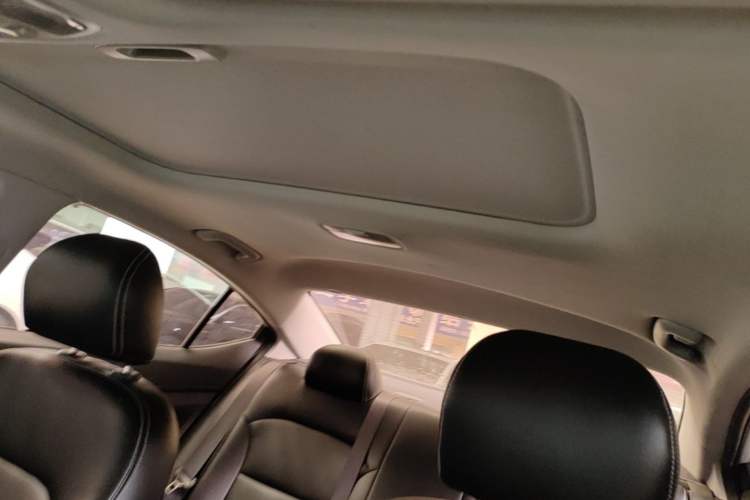 Used Hyundai Elantra (6th Generation / Lingdong)  Roof