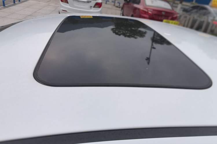 Used Hyundai Elantra (6th Generation / Lingdong) 2019 1.5L CVT ZhiXuan – Elite Version Roof