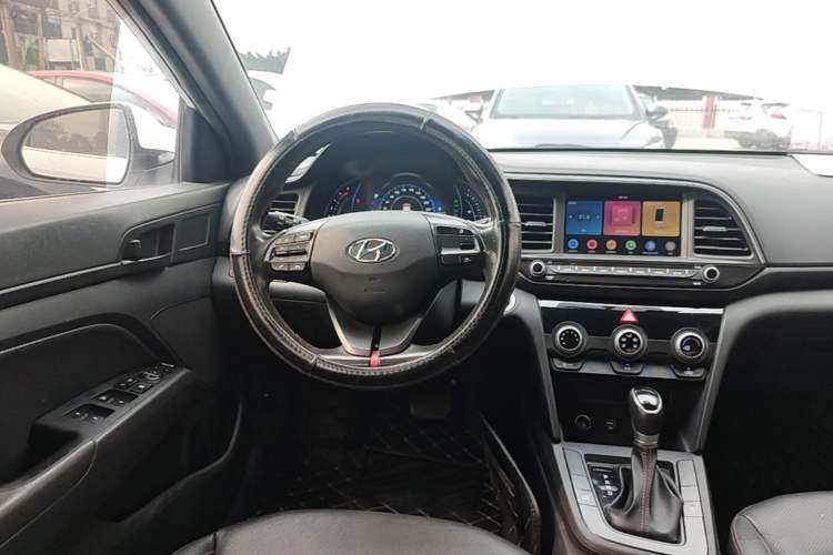 Used Hyundai Elantra (6th Generation / Lingdong) 2019 1.4T Dual-Clutch Xuan Dong · Dynamic Model Steering Wheel