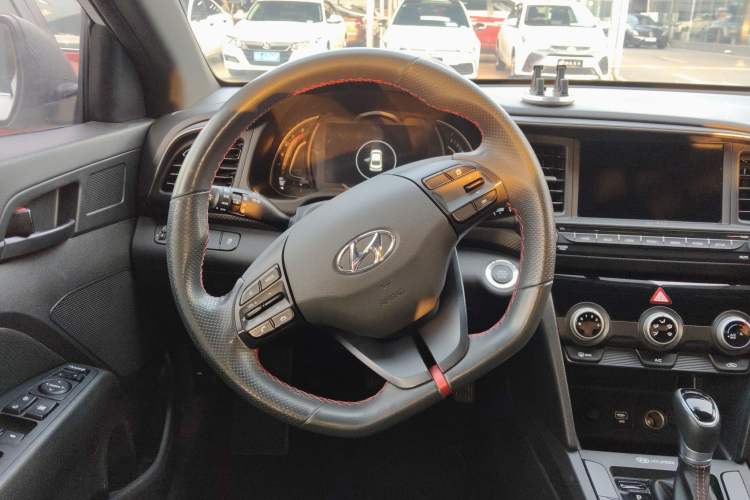 Used Hyundai Elantra (6th Generation / Lingdong) 2019 1.4T Dual-Clutch Xuan Dong · Dynamic Model Steering Wheel