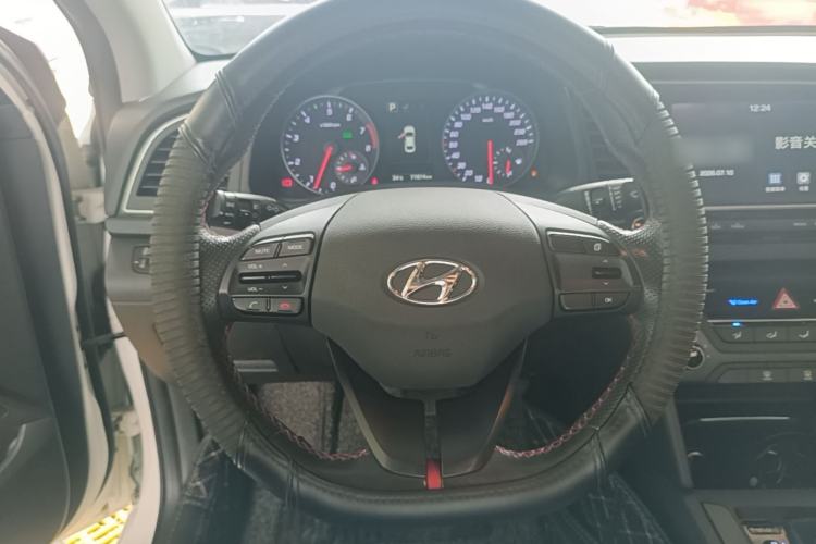 Used Hyundai Elantra (6th Generation / Lingdong) 2019 1.4T Dual-Clutch Xuan Dong · Dynamic Model Steering Wheel