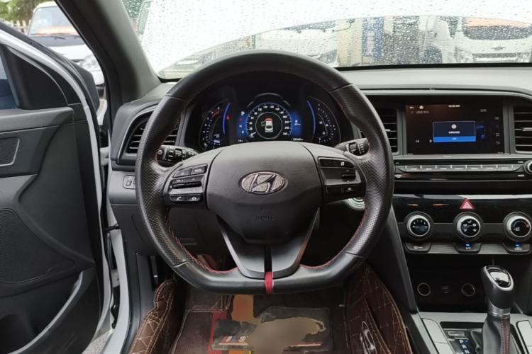 Used Hyundai Elantra (6th Generation / Lingdong) 2019 1.4T Dual-Clutch Xuan Dong · Dynamic Model Steering Wheel