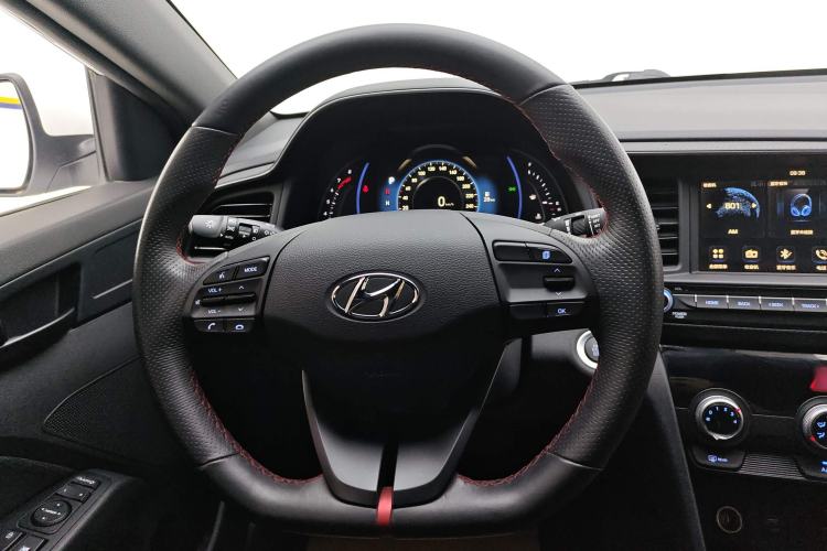 Used Hyundai Elantra (6th Generation / Lingdong) 2019 1.4T Dual-Clutch Xuan Dong · Dynamic Model Steering Wheel
