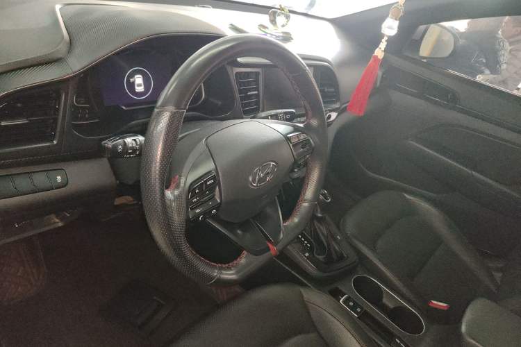 Used Hyundai Elantra (6th Generation / Lingdong) 2019 1.4T Dual-Clutch Xuan Dong · Dynamic Model Steering Wheel