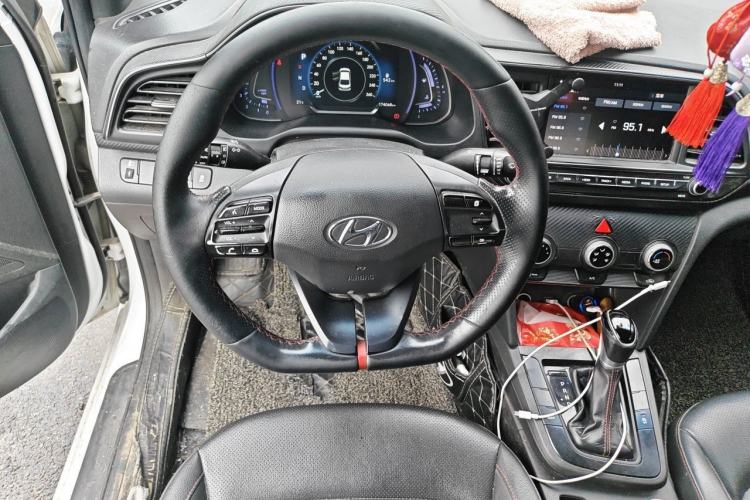 Used Hyundai Elantra (6th Generation / Lingdong) 2019 1.4T Dual-Clutch Xuan Dong · Dynamic Model Steering Wheel