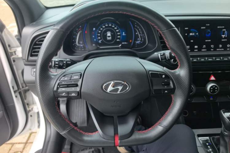Used Hyundai Elantra (6th Generation / Lingdong) 2019 1.4T Dual-Clutch Xuan Dong · Dynamic Model Steering Wheel