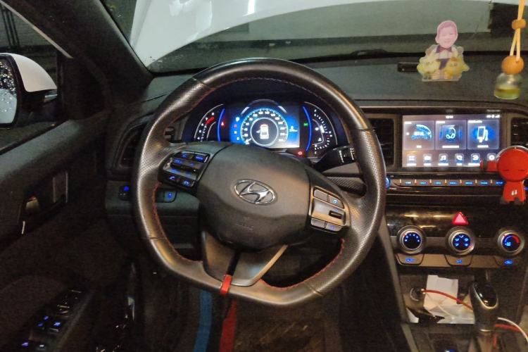 Used Hyundai Elantra (6th Generation / Lingdong) 2019 1.4T Dual-Clutch Xuan Dong · Dynamic Model Steering Wheel