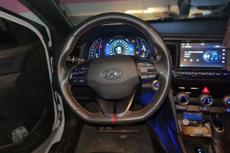 Used Hyundai Elantra (6th Generation / Lingdong) 2019 1.4T Dual-Clutch Xuan Dong · Dynamic Model Steering Wheel