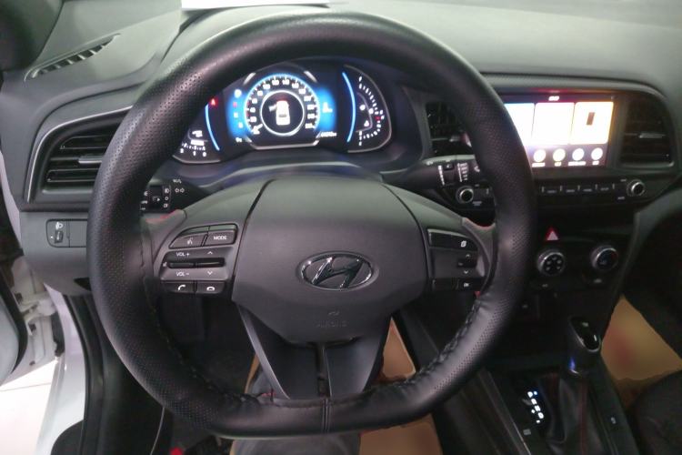 Used Hyundai Elantra (6th Generation / Lingdong) 2019 1.4T Dual-Clutch Xuan Dong · Dynamic Model Steering Wheel