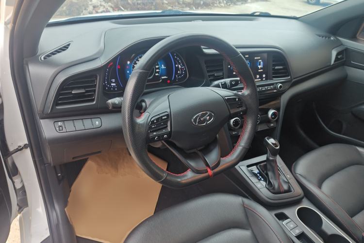 Used Hyundai Elantra (6th Generation / Lingdong) 2019 1.4T Dual-Clutch Xuan Dong · Dynamic Model Steering Wheel