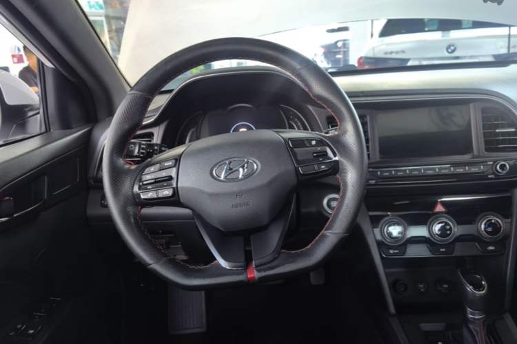Used Hyundai Elantra (6th Generation / Lingdong) 2019 1.4T Dual-Clutch Xuan Dong · Dynamic Model Steering Wheel