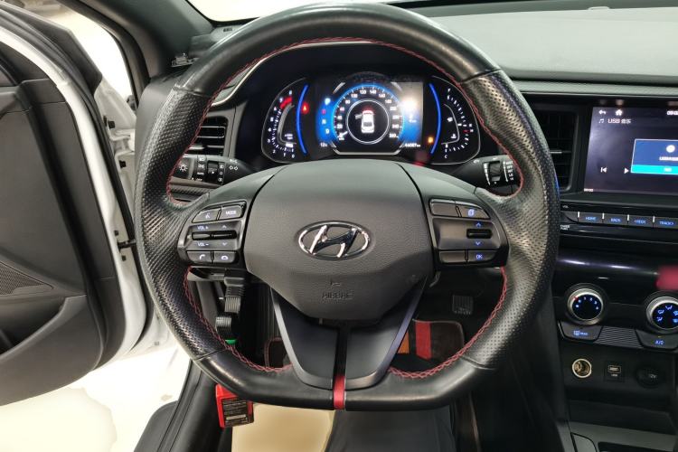 Used Hyundai Elantra (6th Generation / Lingdong) 2019 1.4T Dual-Clutch Xuan Dong · Dynamic Model Steering Wheel