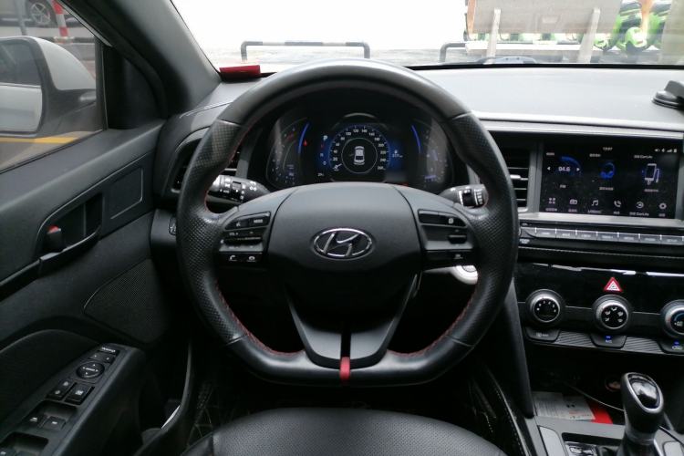Used Hyundai Elantra (6th Generation / Lingdong) 2019 1.4T Dual-Clutch Xuan Dong · Dynamic Model Steering Wheel