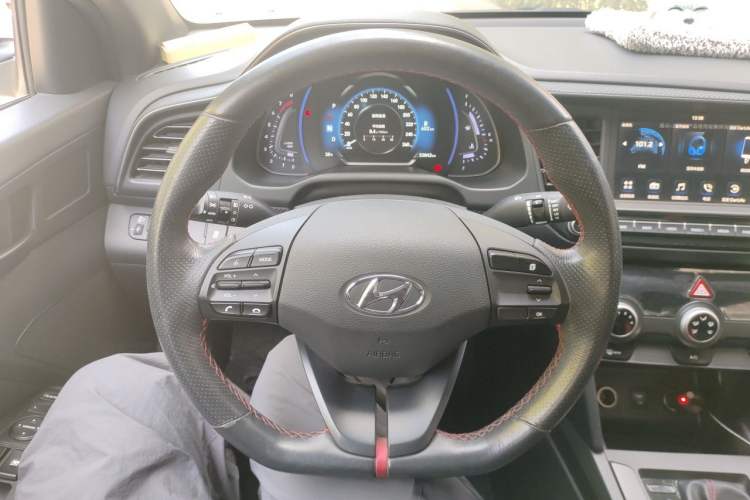 Used Hyundai Elantra (6th Generation / Lingdong) 2019 1.4T Dual-Clutch Xuan Dong · Dynamic Model Steering Wheel