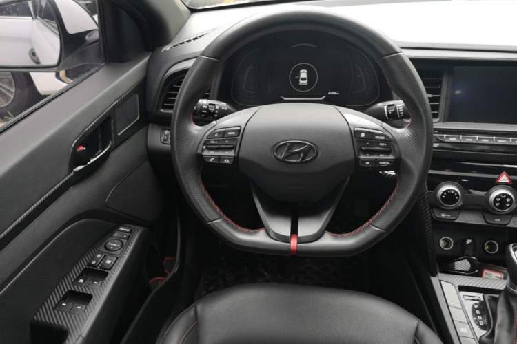 Used Hyundai Elantra (6th Generation / Lingdong) 2019 1.4T Dual-Clutch Xuan Dong · Dynamic Model Steering Wheel
