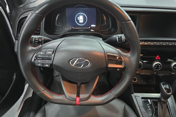Used Hyundai Elantra (6th Generation / Lingdong) 2019 1.4T Dual-Clutch Xuan Dong · Dynamic Model Steering Wheel