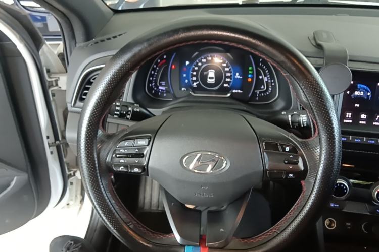Used Hyundai Elantra (6th Generation / Lingdong) 2019 1.4T Dual-Clutch Xuan Dong · Dynamic Model Steering Wheel