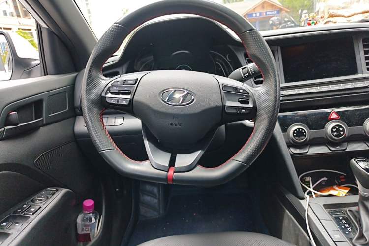 Used Hyundai Elantra (6th Generation / Lingdong) 2019 1.4T Dual-Clutch Xuan Dong · Dynamic Model Steering Wheel