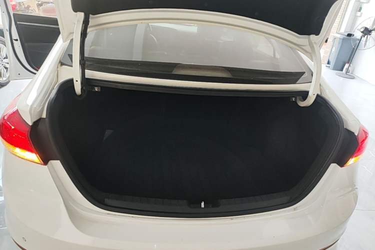 Used Hyundai Elantra (6th Generation / Lingdong) 2019 1.5L CVT ZhiXuan – Elite Version Trunk