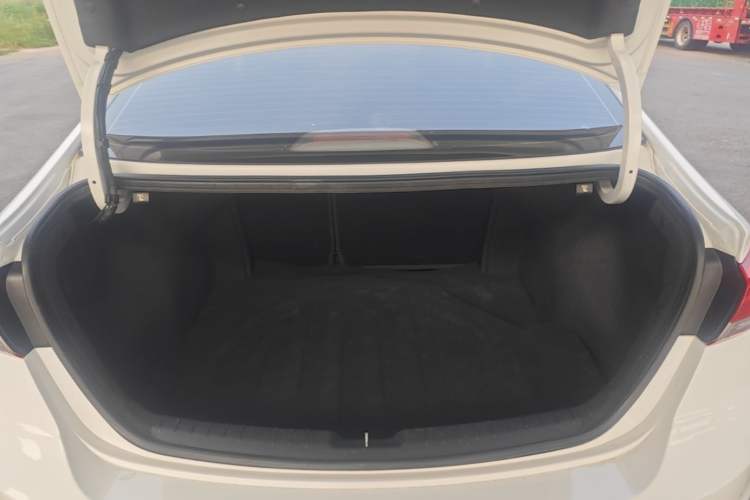 Used Hyundai Elantra (6th Generation / Lingdong) 2019 1.4T Dual-Clutch Xuan Dong · Dynamic Model Trunk