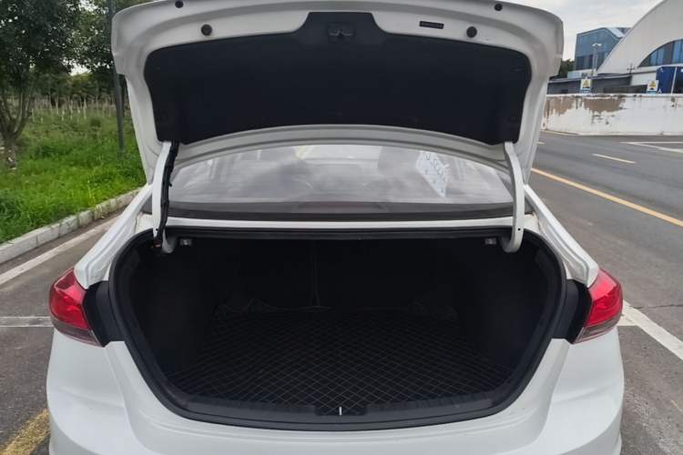 Used Hyundai Elantra (6th Generation / Lingdong) 2019 1.5L CVT ZhiXuan – Elite Version Trunk