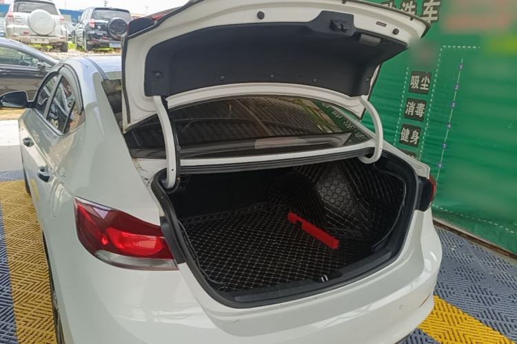 Used Hyundai Elantra (6th Generation / Lingdong) 2019 1.4T Dual-Clutch Xuan Dong · Dynamic Model Trunk