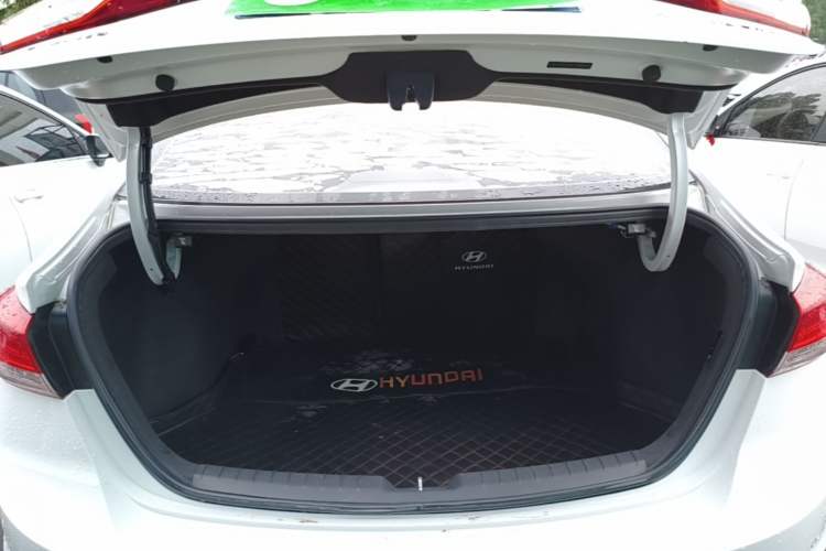 Used Hyundai Elantra (6th Generation / Lingdong) 2019 1.4T Dual-Clutch Xuan Dong · Dynamic Model Trunk