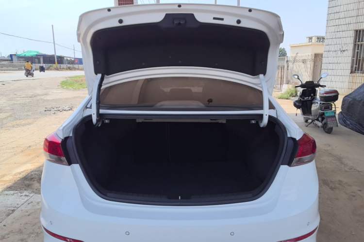 Used Hyundai Elantra (6th Generation / Lingdong) 2019 1.4T Dual-Clutch Xuan Dong · Dynamic Model Trunk