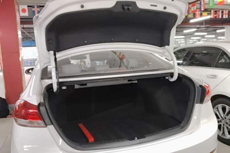 Used Hyundai Elantra (6th Generation / Lingdong) 2019 1.5L CVT ZhiXuan – Elite Version Trunk