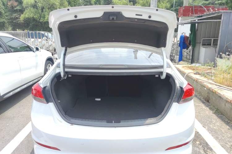 Used Hyundai Elantra (6th Generation / Lingdong) 2019 1.5L CVT ZhiXuan – Elite Version Trunk
