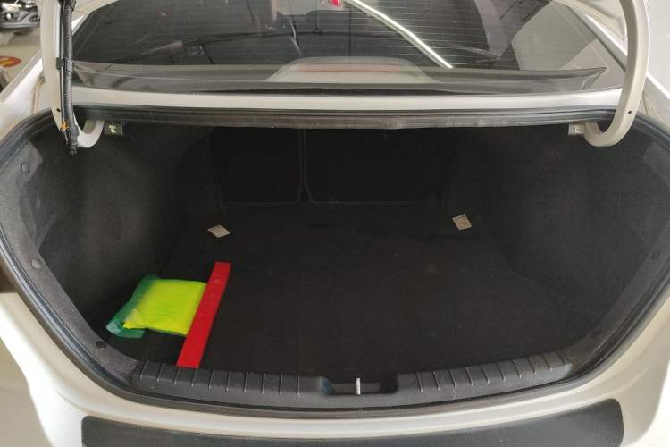 Used Hyundai Elantra (6th Generation / Lingdong) 2019 1.4T Dual-Clutch Xuan Dong · Dynamic Model Trunk