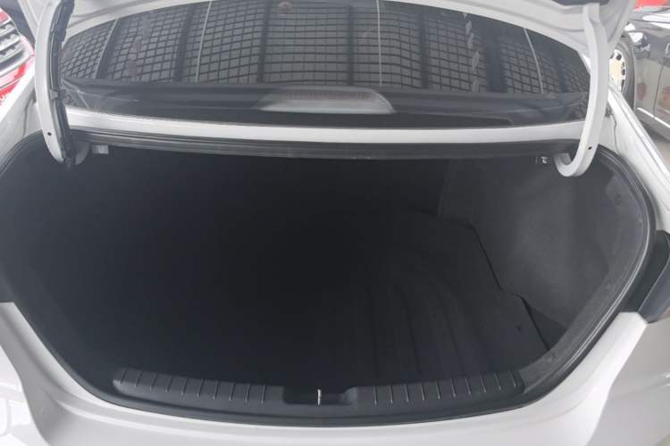 Used Hyundai Elantra (6th Generation / Lingdong) 2019 1.4T Dual-Clutch Xuan Dong · Dynamic Model Trunk