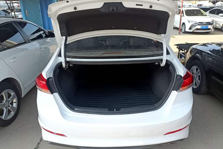 Used Hyundai Elantra (6th Generation / Lingdong) 2019 1.4T Dual-Clutch Xuan Dong · Dynamic Model Trunk