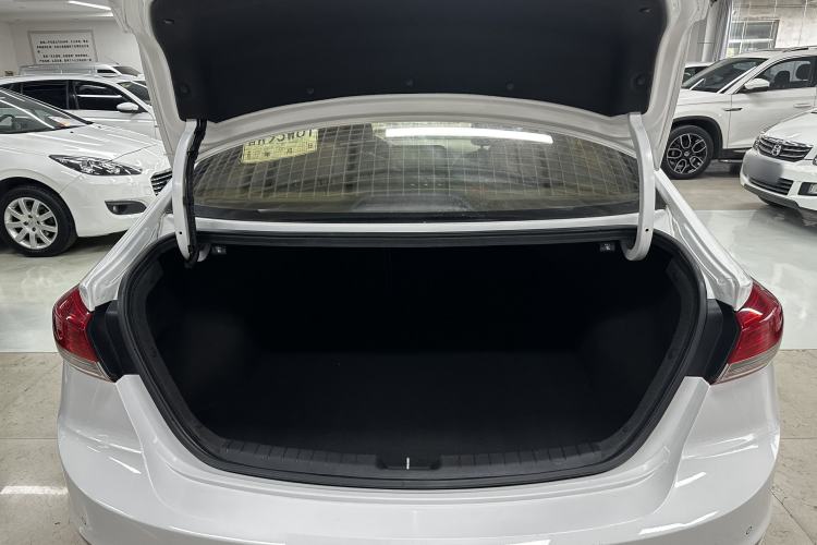 Used Hyundai Elantra (6th Generation / Lingdong) 2019 1.4T Dual-Clutch Xuan Dong · Dynamic Model Trunk