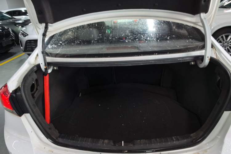 Used Hyundai Elantra (6th Generation / Lingdong) 2019 1.4T Dual-Clutch Xuan Dong · Dynamic Model Trunk