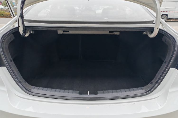 Used Hyundai Elantra (6th Generation / Lingdong) 2019 1.4T Dual-Clutch Xuan Dong · Dynamic Model Trunk