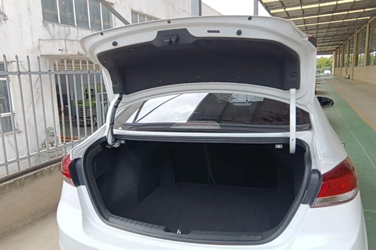Used Hyundai Elantra (6th Generation / Lingdong) 2019 1.5L CVT ZhiXuan – Elite Version Trunk